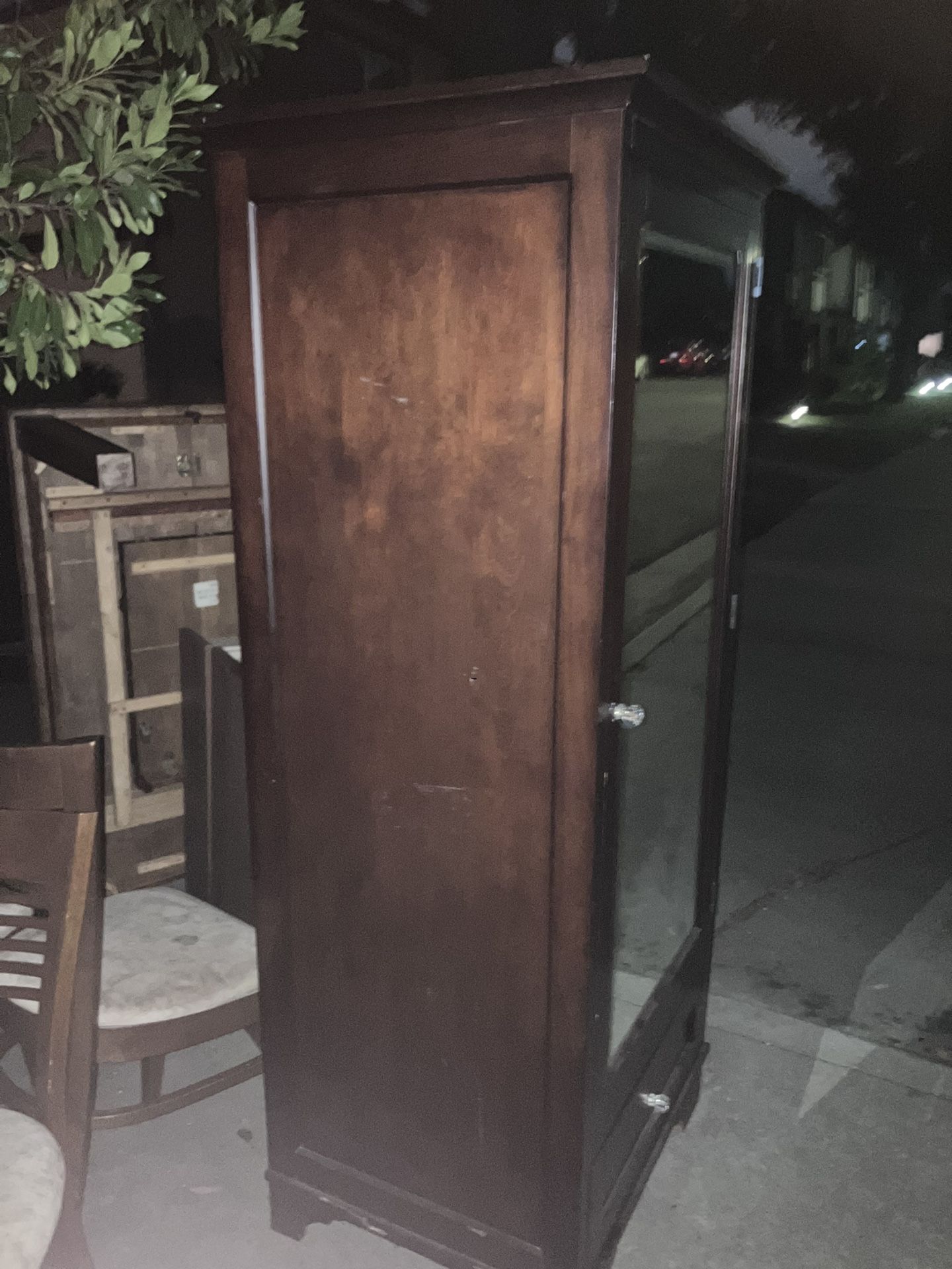Wooden dresser cabinet with mirror door and pushpin interior