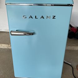 Galant Refrigerator Galant Mini Fridge For Sale In La Porte, TX
