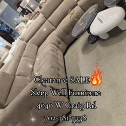 ✨️Reclining Sectionals Sofas ✨️ Furniture Sectionals, Bedrooms, Dining Avail
