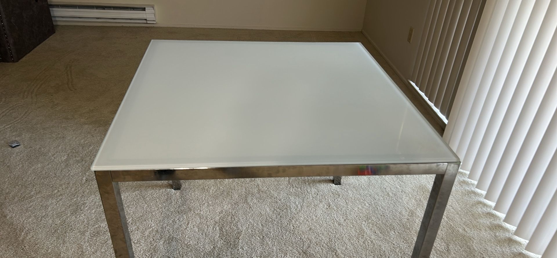 IKEA - Dining Table - Glass top 36" * 36" Square ⬜