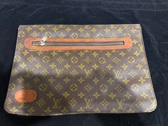 Louis Vuitton Portfolio