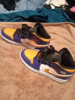 Laker edition retro jordans