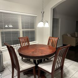 Breakfast Table W/4 Chairs