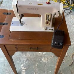 Singer Sewing Machine 