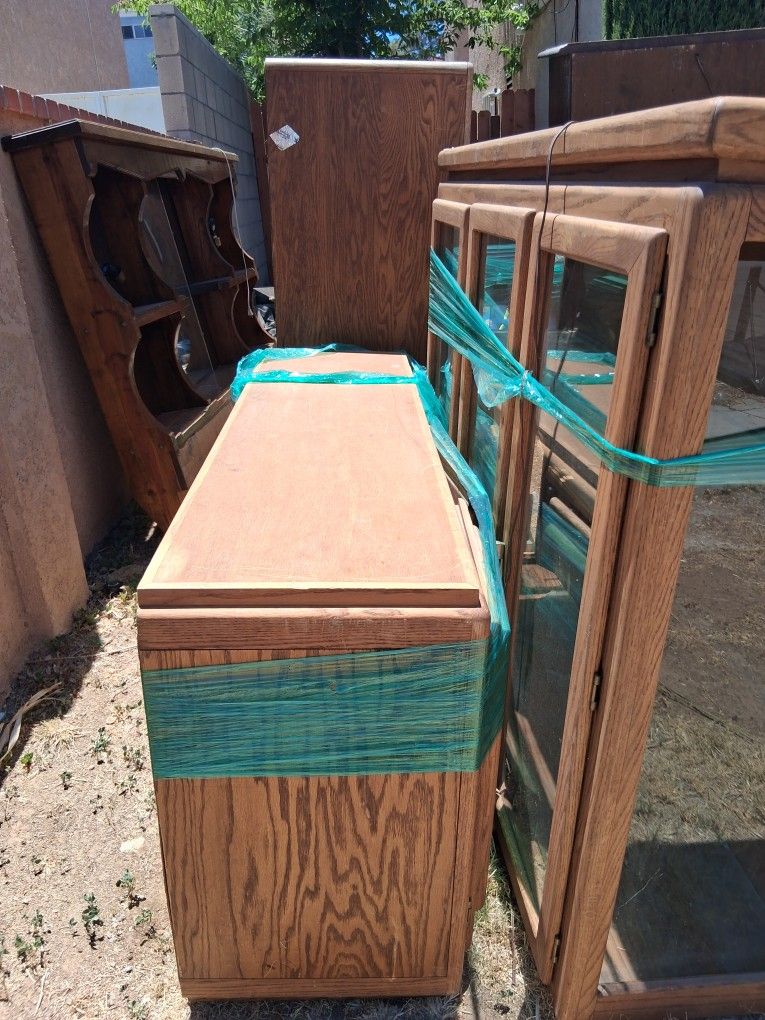 Bedroomset And china cabinet