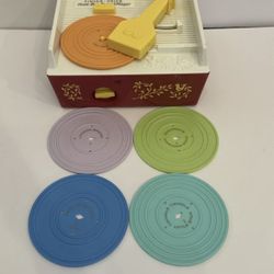 Fisher Price Music Box Record Player 2010 w 5 Records WORKS GREAT