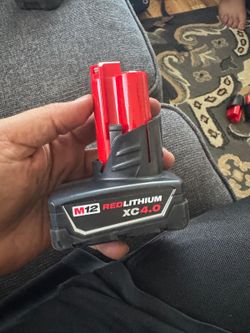 Milwaukee M12 12-Volt Lithium-lon XC Extended Capacity Battery Pack 4.0Ah