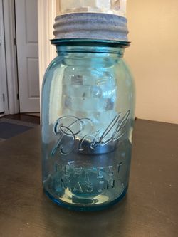 Vintage blue Ball Perfect Mason jar with  zinc milk-glass lid. (some chips around the inside Of Jar)