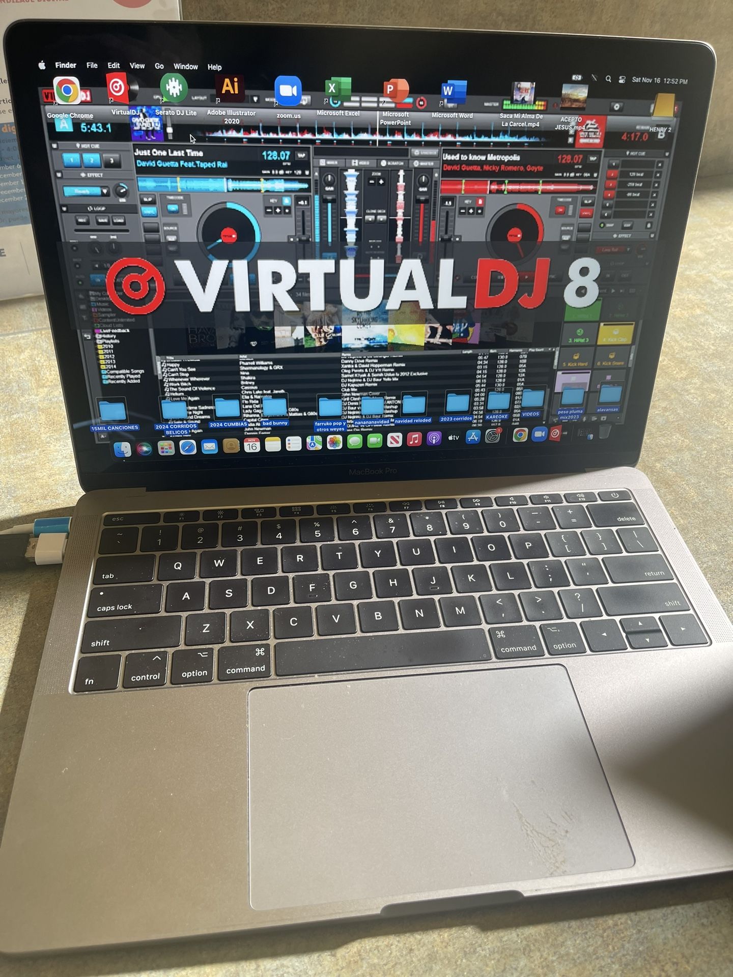 🚨Últimas noticias 🚨 Apple icore 5 laptop 💻 La vendo programas incluidos Precio $200 💵💵 doscientos ✅TODOS LOS PROGRAMAS INCLUIDOS 👇👇👇👇👇👇