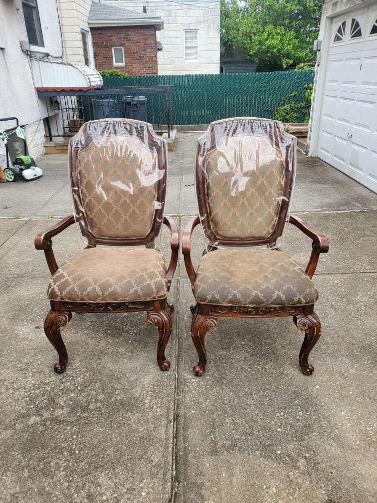 6 Large Chairs