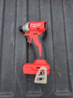 Milwaukee M18 18V Lithium-Ion Brushless Cordless 1/4 in. Compact Impact Driver (Tool Only)