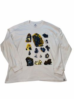 Nike ACG rocks men’s XL long sleeve Shirt