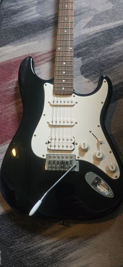 S101 Standard Guitar - Fender Style -Sounds Really Good