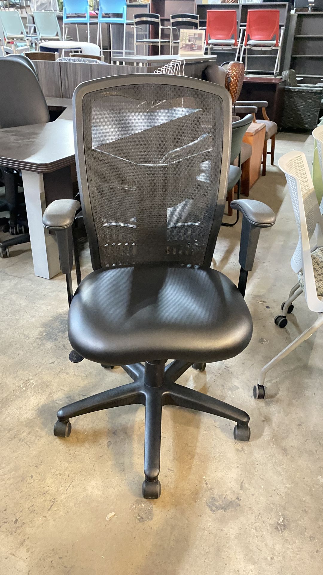 Mesh office chair