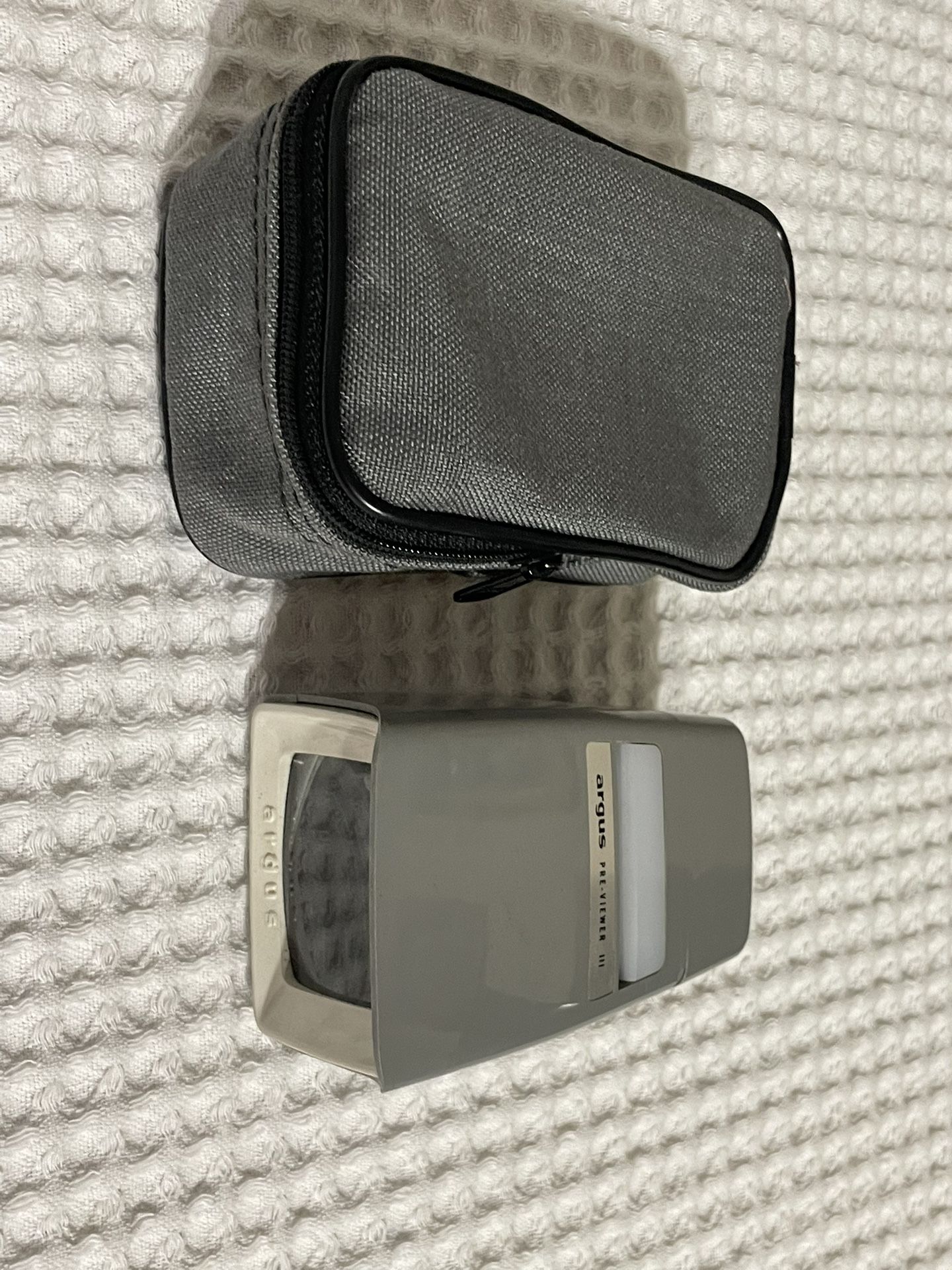 Vintage Argus Slide projector Pre Viewer With Zipper Case That Has A Handle/strap