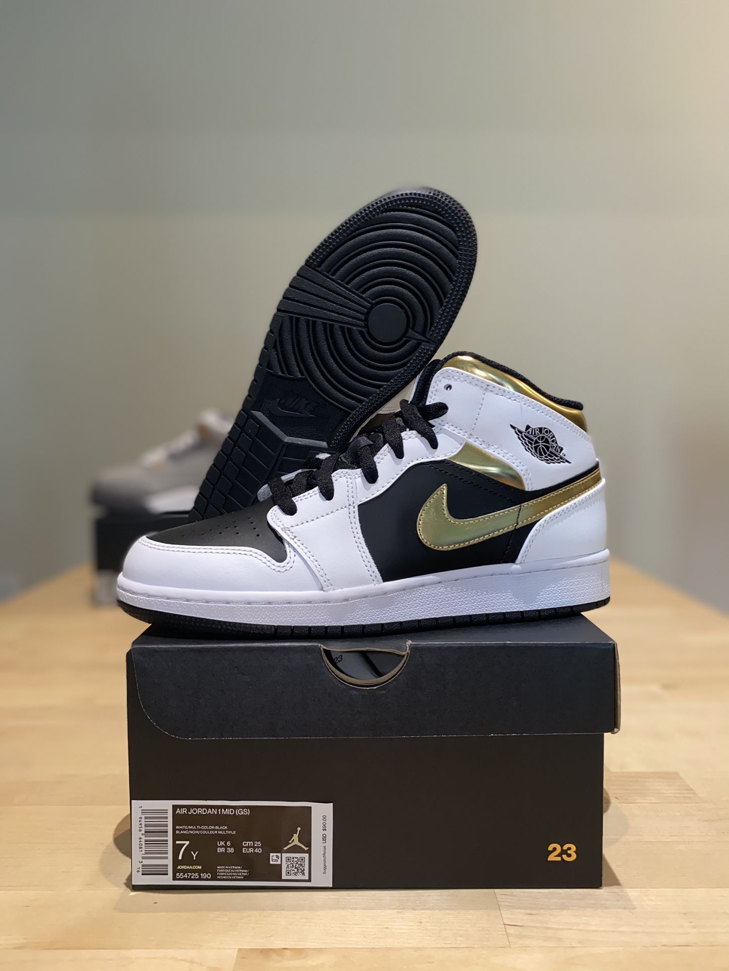 Jordan 1 Mid White & Gold Size 5.5 & 7 Deadstock