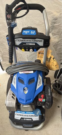 Powerful Powerstroke pressure washer has Yamaha engine. It is 3100 PSI and 2.4 GPM. Has electric start and soap tank.