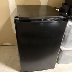 Hisense Mini Fridge