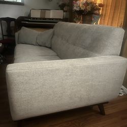 Drake Modern (MCM)Sofa