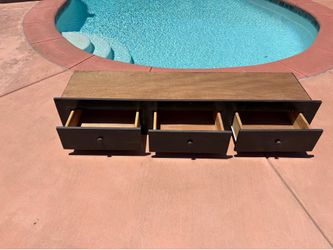 Drawers under bed