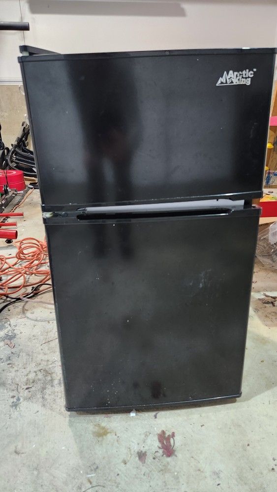 Barely Used (3 Months) Mini Fridge