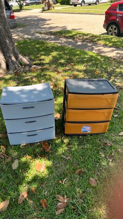 Chests of drawers