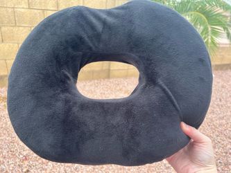 Round (Donut) Pillow (Like New!)
