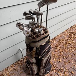 Mens right handed golf club asset with golf bag