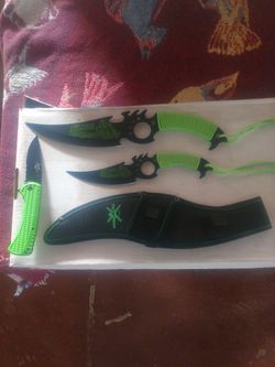 Brand new "Zombie Response" knife set