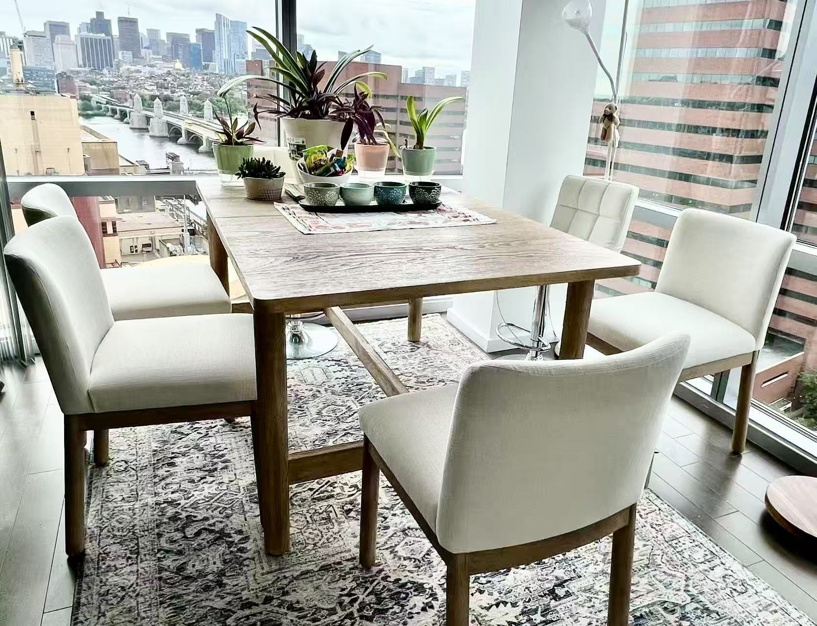 West Elm Hargrove Extendable Dining Table With Matching 4 Chairs