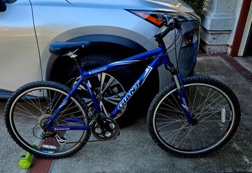 Giant Upland Mountain Bike Blue