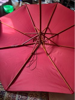 Nice Yard/Patio Umbrella