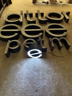 Light Up Metal Sign Letters