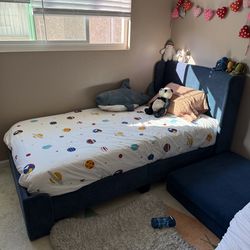 Max and Lily Nicholas Upholstered Twin Bed