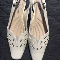 Easy Street Sling back Shoes Size 8