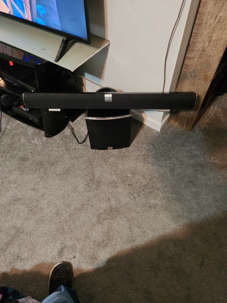 Vizio soundbar and base