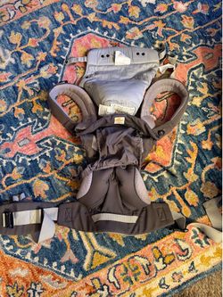 Ergobaby Air Mesh Carrier with Newborn Insert