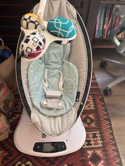 4moms MamaRoo Baby Swing with Mobile