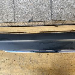 2018,2019,2020,2021,2022,2023 Volkswagen Tiguan Front Right Side Door Lower Molding 
