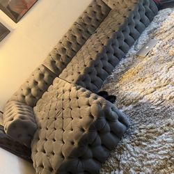 GREY SECTIONAL LIKE NEW