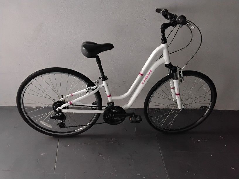 BICYCLE TREK 21 SPEED SIZE 29 BRAND NEW