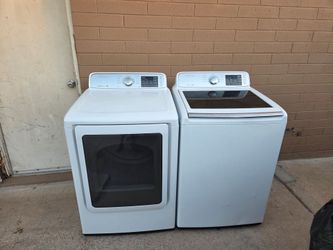 Electric Samsung Washer and Dryer Set
