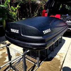 Thule rooftop cargo box