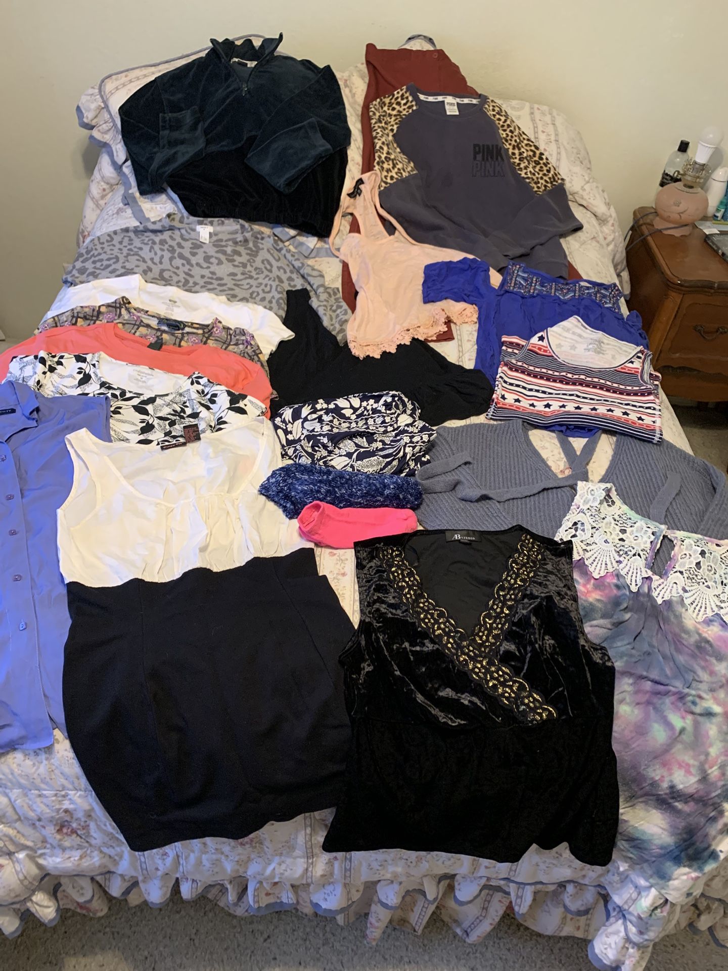 Ladies Clothes: Xsmall - 4xlarge. $1.00 Each !! Please Read This Posting !! Chino, Ca