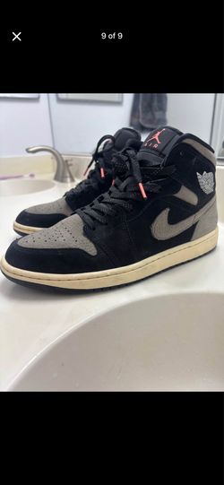 AJ 1 MID SE - MENS size 9.5