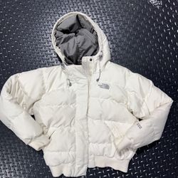 Women’s Northface 550 Puffer 