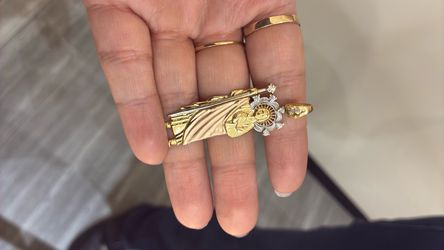 14 K San Judas tres oros