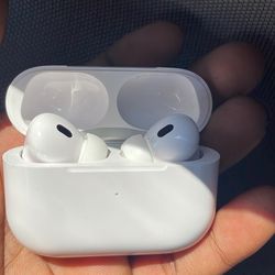 Apple Airpods Pro 2nd Generation With MagSafe Wireless Charging Case