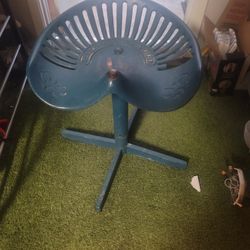 Old Schhol Tractor Stool