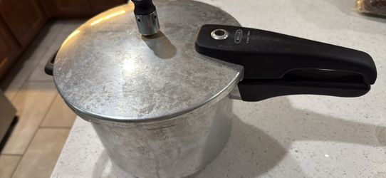 Bella pressure cooker 5 quarts